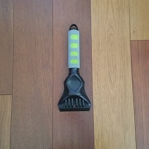 Sub Zero Handheld ice scrapper